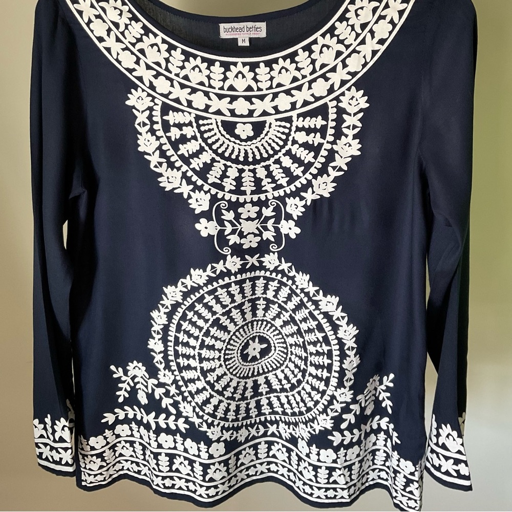 Women's Navy and White Patterned Top